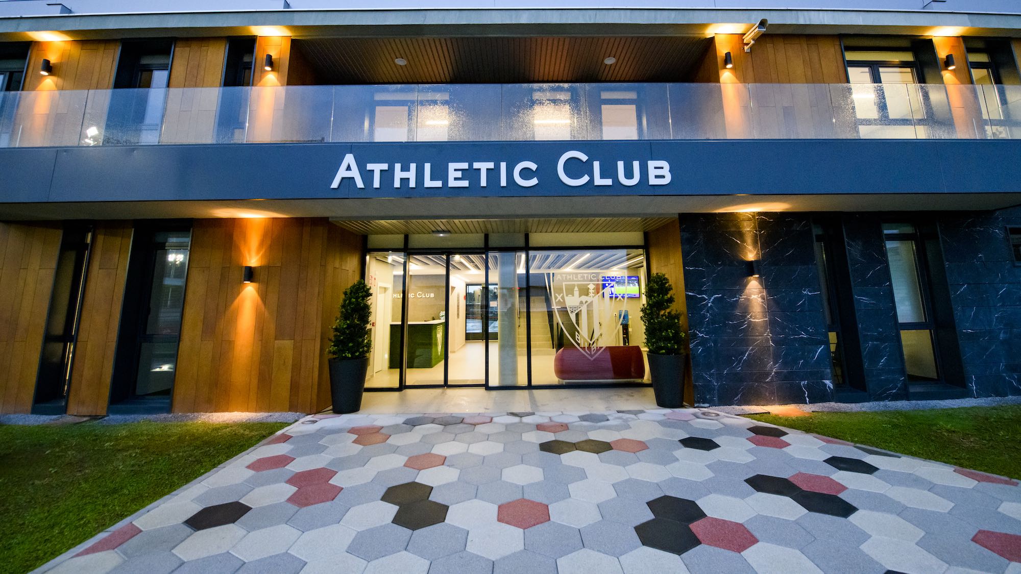 Entrada principal de las instalaciones del Athletic Club en Lezama